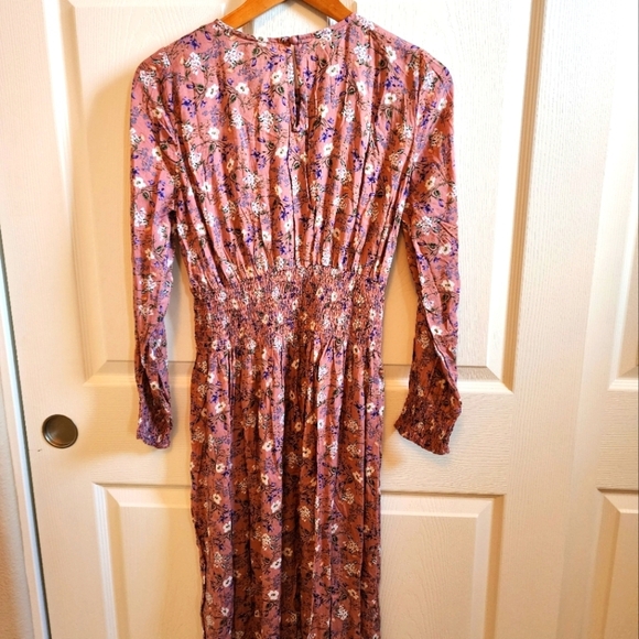 Midi Dusy Rose Dress with multi colored flowers 💐 - Picture 2 of 8